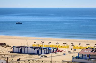 YELLOW PRAIA MONTE GORDO - Updated 2023 Prices & Hotel Reviews